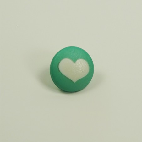Bouton vert motif coeur